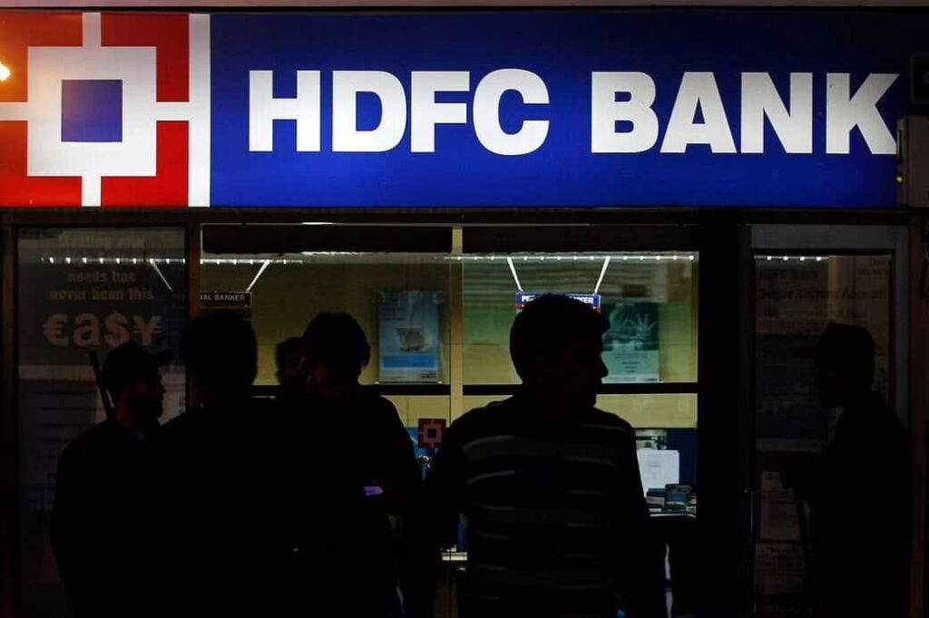 Shock to customers!, HDFC Bank deducts the interest rate of savings account