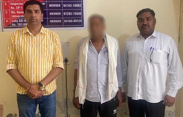 Sub -inspector arrested for demanding bribe, case of molestation also registered