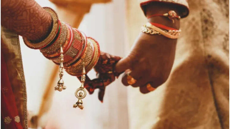 Such a wedding ceremony in Kota where a groom will say 'confession is-is', then the second will take 7 rounds, the invitation card went viral