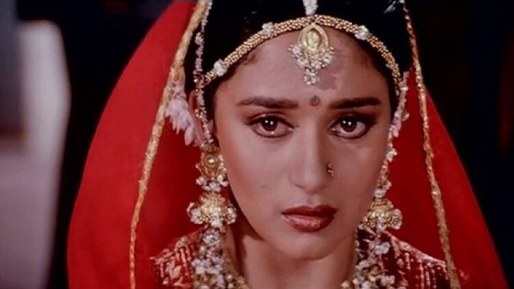 Superflop actor who gave Madhuri Dixit's career, Godfather made by a girl - India tv hindi