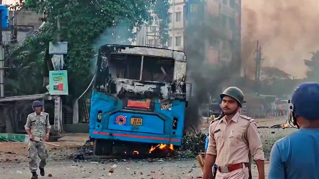TMC Kunal Ghosh Alleges BSF Role in Murshidabad | Bengal Violence News in Hindi | Bengal Violence: 'Conspiracy hatched by violence BSF!' Murshidabad stress revealed News Track in Hindi