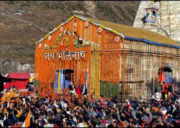 Temple committee team reached Kedarnath Dham, doors will open for devotees from May 2 - India tv hindi