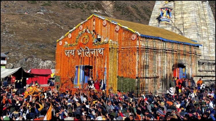Temple committee team reached Kedarnath Dham, doors will open for devotees from May 2 - India tv hindi