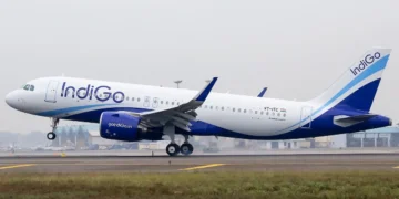 The aircraft going from Delhi to Ranchi started to eat at a height of 40 thousand feet, passengers stuck life