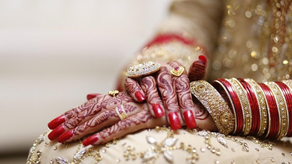 The bride was to go to Piya's house, when the bride's devastated world came before the wedding