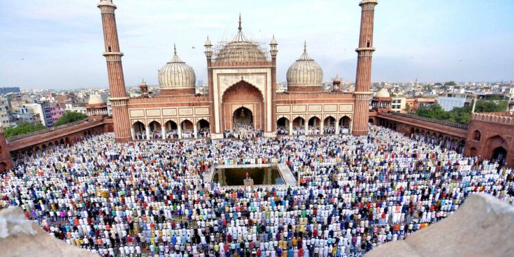 The foundation of the temple and mosque was laid together here in Rajasthan, this mosque sets an example of communal harmony, will not be sure to watch the video