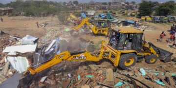 The largest bulldozer action in Gujarat, 2000 houses of Bangladeshi infiltrators demolished; Photos