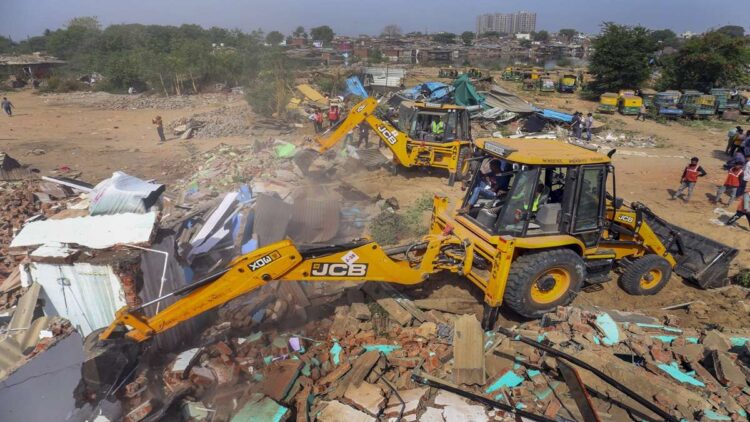 The largest bulldozer action in Gujarat, 2000 houses of Bangladeshi infiltrators demolished; Photos