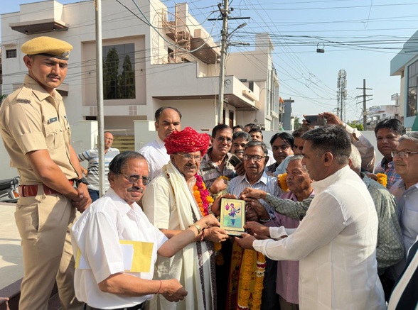 The name of the road in Ajmer named after Sant Namdev Maharaj, Devnani's society greeted