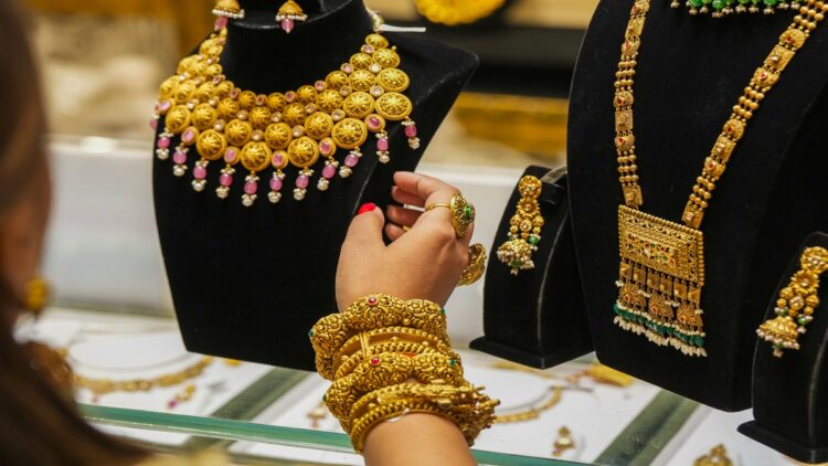 The price of gold again reversed, this stir in silver, know what is the price today - India tv hindi