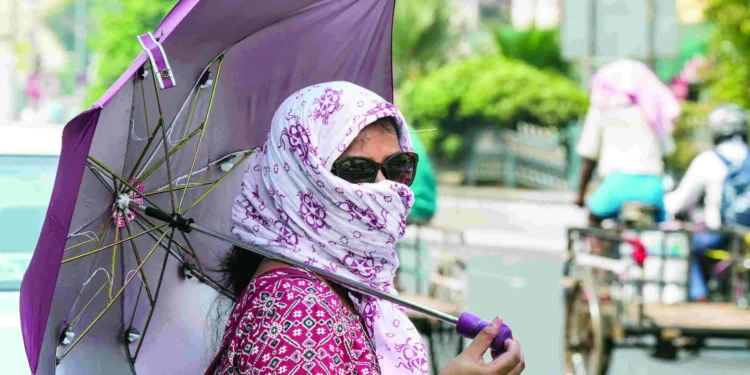 The temperature went above 40 degrees in summer and now Rs 1600 will be compensated every month. Current heatwave scheme.