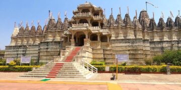 1444 खंभों की अनोखी रचना पर टिका राजस्थान का ये चमत्कारी जैन मंदिर, 2 मिनट के वीडियो में जानिए इसके निर्माण की रहस्यमयी कहानी