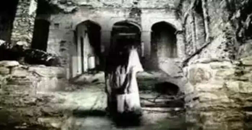 This royal palace was offered for the incomplete desire of the tantrik, the whole family died in one night, see the whole truth in this viral footage