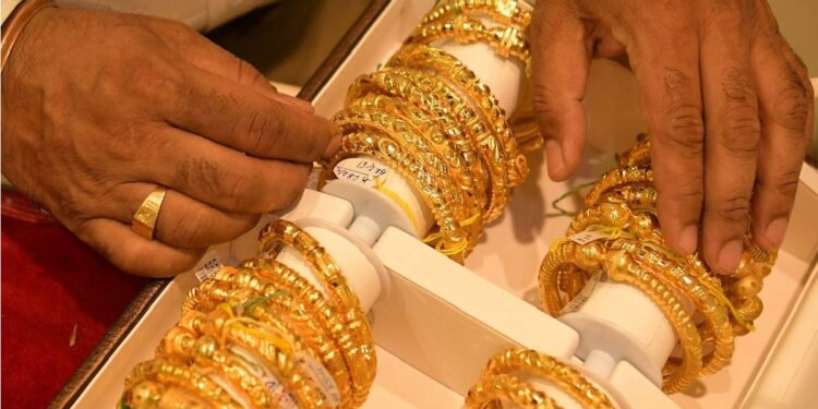 Treminous Jump in Gold Rate: Tough boom in gold prices, 10 grams beyond 1 lakh, huge jump in the price of gold, price of 10 grams crosses 1 lakh