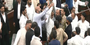 Uproar in Jammu and Kashmir Assembly over Waqf law, PDP MLA Waheed Para was taken out