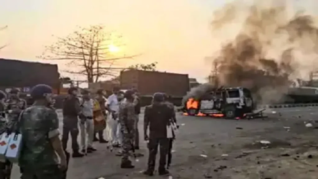 Vioilent Mob Killed Father and Son in Murshidabad: In Murshidabad, violent mob killed father-son, situation stressful, violent mob killed father and son in murshidabad, situation tense, bsf deployed
