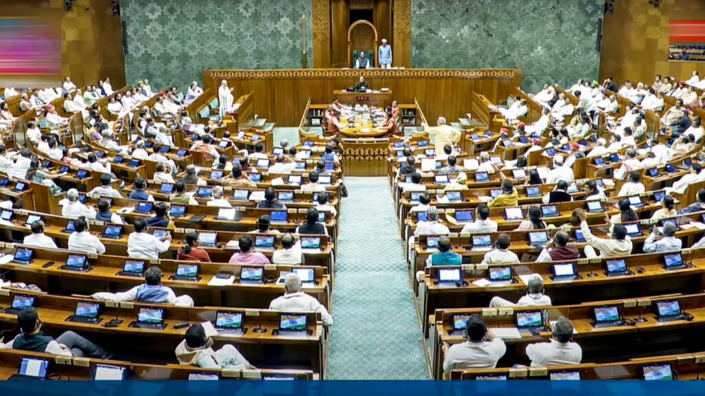 Waqf amendment bill passed by Lok Sabha, know how many votes were cast in side and opposition - India tv hindi