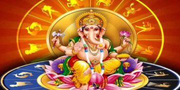 भारत में गणपति बप्पा को विघ्नहर्ता, सौभाग्य के सूचक और आरंभ के देवता माना जाता है। हर शुभ कार्य से पहले उनकी पूजा करना अनिवार्य माना जाता है। ज्योतिषीय दृष्टि से जब अनुकूल संयोग बनता है तो उनकी कृपा और भी अधिक फलदायी हो जाती है। ऐसा ही एक अद्भुत संयोग जल्द ही बनने जा रहा है - शुक्ल योग, जिसमें भगवान गणेश की विशेष कृपा कुछ विशेष राशियों पर पड़ने वाली है।  क्या है शुक्ल योग?  हिंदू पंचांग के अनुसार शुक्ल पक्ष चंद्रमा के बढ़ते चरणों से संबंधित है। यह समय ऊर्जा, सकारात्मकता और वृद्धि का प्रतीक है। जब ग्रहों की स्थिति एक विशेष प्रकार का संयोग बनाती है, तो इसे