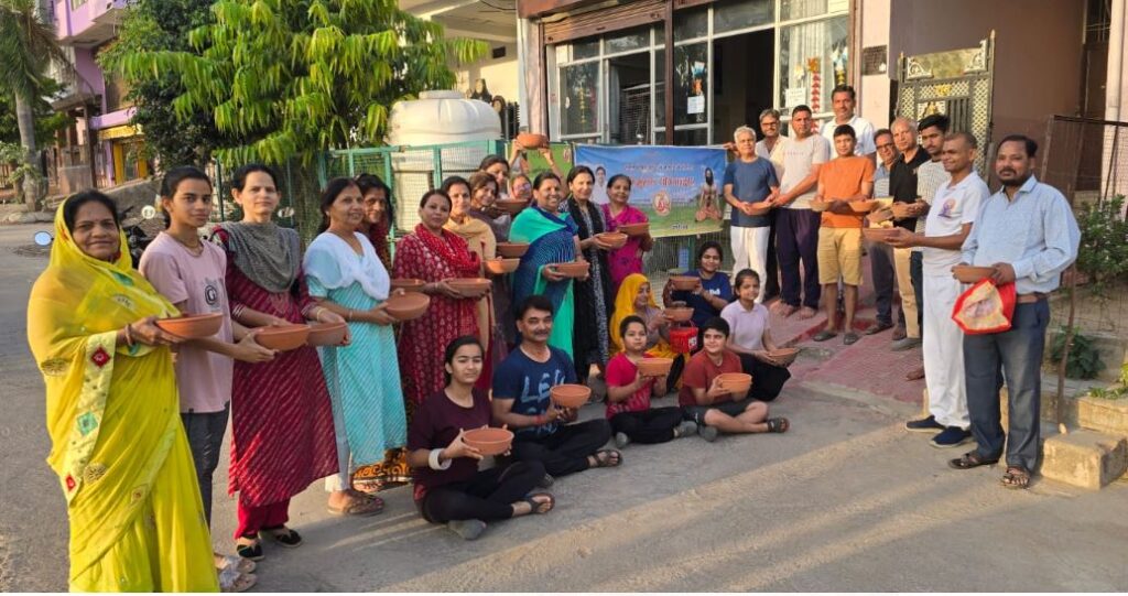 Yoga practitioners in Dausa kept granule for birds