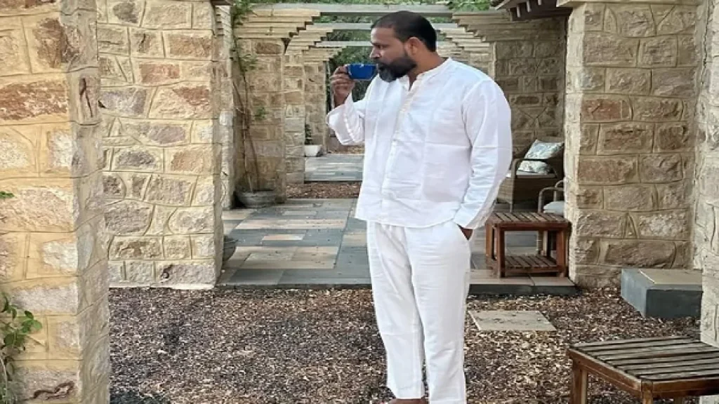 Yusuf Pathan: TMC MP Yusuf Pathan, who came on target by posting a picture on Instagram, BJP also surrounded users by associating with Murshidabad violence, TMC MP Yusuf Pathan on Line of Fire of Fire of Fire of Fire of BJP and Social Media users after he posted photo of Sipping TEA