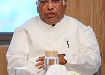 जाति जनगणना को लेकर खड़गे ने कहा, समाज के सभी वर्ग के सही आंकड़े सामने आने चाहिए