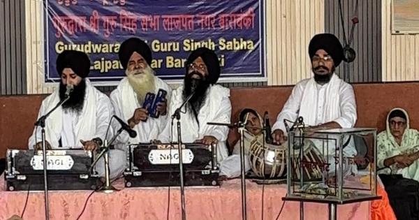 Martyrdom Day of Sri Guru Arjan Dev: Shabad Kirtan, echoed in gurudwara, distributed prasad of syrup