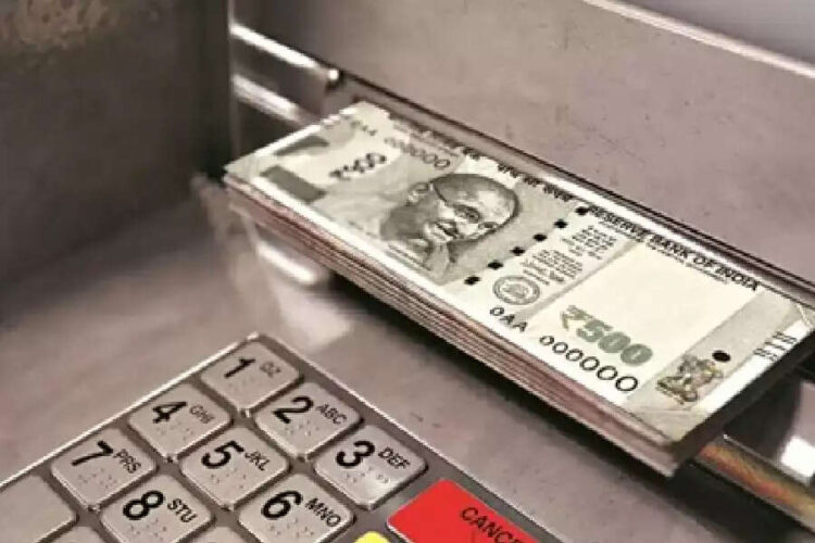 500 notes were kept in ATM's 100 tray, people took out more than 8 lakh cash, heavy financial financial