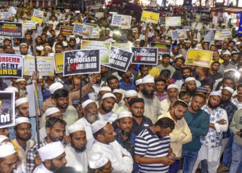 A wave of anger in the country over the Pahalgam attack, the performance of Muslims after the prayers of Jumme
