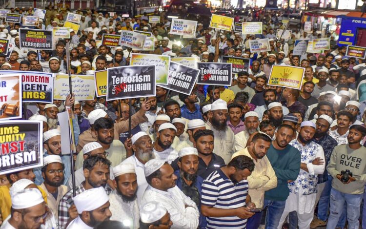 A wave of anger in the country over the Pahalgam attack, the performance of Muslims after the prayers of Jumme