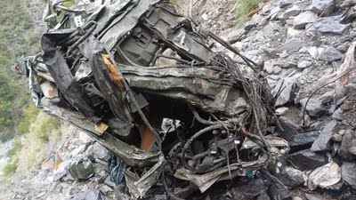Accident in Ramban in Jammu and Kashmir, army vehicle fell into a ditch, three soldiers killed