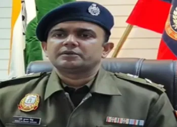 Action Against Bangladeshi Citizens Living Illlegally: Delhi Police caught 47 Bangladeshis living illegally, 5 Indian agents arrested, delhi police Caught 47 Bangladeshis Living Illegally, 5 Indian AGENTS Arrested