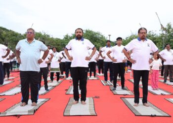 After PM Modi's call in 'Mann Ki Baat', more than 10 thousand organizations registered for Yoga Sangam: Ministry of AYUSH