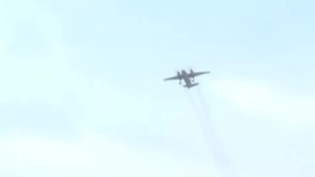 Air Force Conducts Flypast on Ganga Expressway: Air Force showed strength, Rafael on Ganga Express, Miraj flew after landing, night landing shows, air force showed its power, rafale on Ganga Express, MIRAGE TOKE OF AFF AFF AFF AFF AFF AFF AFFAREGA Night landing show will be help in the Evening