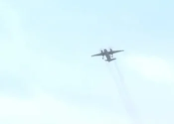 Air Force Conducts Flypast on Ganga Expressway: Air Force showed strength, Rafael on Ganga Express, Miraj flew after landing, night landing shows, air force showed its power, rafale on Ganga Express, MIRAGE TOKE OF AFF AFF AFF AFF AFF AFF AFFAREGA Night landing show will be help in the Evening
