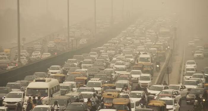 Air quality in Delhi worsened, AQI reached 'extremely bad' category