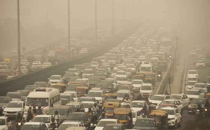 Air quality in Delhi worsened, AQI reached 'extremely bad' category