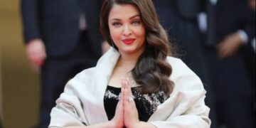 Aishwarya Rai looted the new look after a sari, everyone's eyes stopped on the outfit