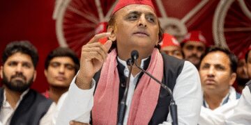 Akhilesh Yadav's sharp attack: BJP government accused of social injustice, Brajesh Pathak surrounded
