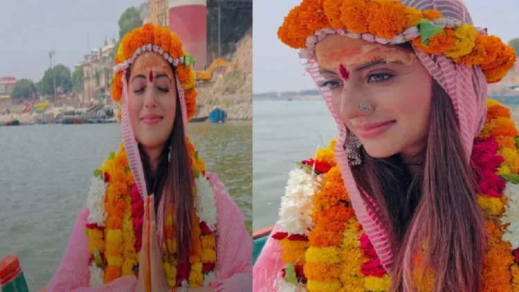Akshara Singh arrived for Kashi Vishwanath Darshan, a boat ride in the Ganges put a garland around his neck