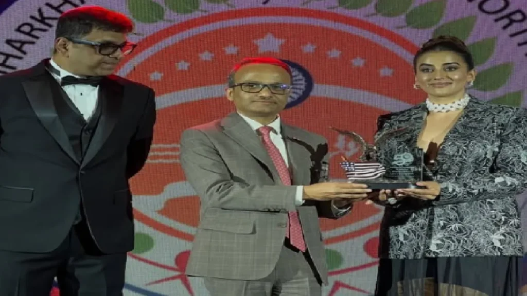 Akshara Singh increases Bihar's pride on America's soil, actress gets this honor