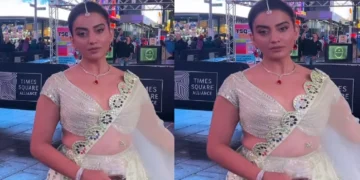 Akshara Singh scattered in front of Times Square, Bhojpuri Queen appeared in Indian dress