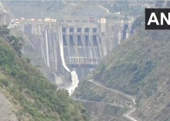 All gates of Salal Dam closed on Chenab river, tremendous decline in water level in Reasi