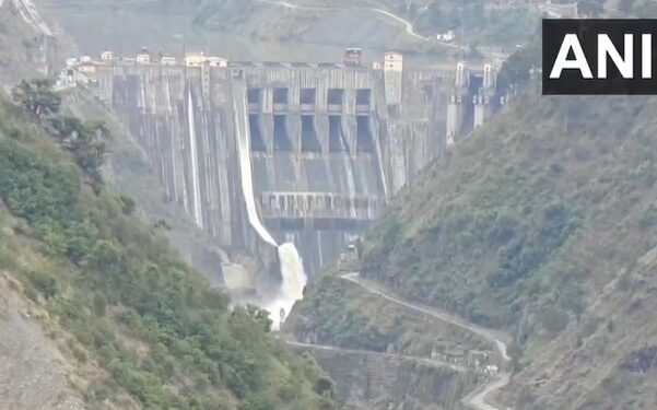 All gates of Salal Dam closed on Chenab river, tremendous decline in water level in Reasi