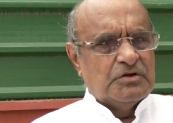 All war -related decisions are in the hands of the three armies: JDU leader KC Tyagi