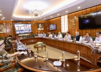 Amit Shah with CM and LG of border states adjacent to Pakistan and Nepal