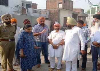 Amritsar Poisonous Liquor | Amritsar News | Amritsar Breaking News | Hoch Tragedy | Newstrack | Amritsar Poisonous Liquor: Poisonous liquor in Amritsar wreaked havoc, 14 people in the cheek of time, many are critical. News Track in Hindi