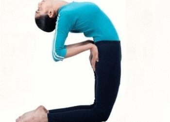 Ardh -Aishthasan: Miraculous posture of yoga gives flexibility to the spine and peace to the mind