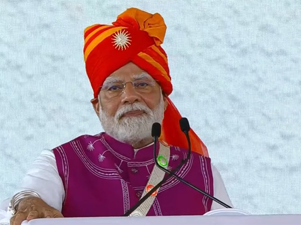 At the Gujarat rally, the Prime Minister said, Pakistan's 'hate' politics will not be tolerated