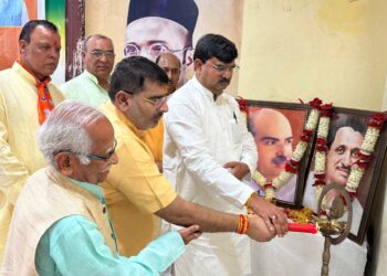 BJP's new team is responsible for the 2027 mission, said state general secretary organization dharampal | Gorakhpur News: Responsibility for mission of 2027 on BJP's new team, State General Secretary Sangathan Dharampal | News Track in Hindi