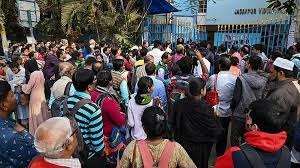 Bengal: About 100 protesters unemployed teachers took custody while going to the state secretariat
